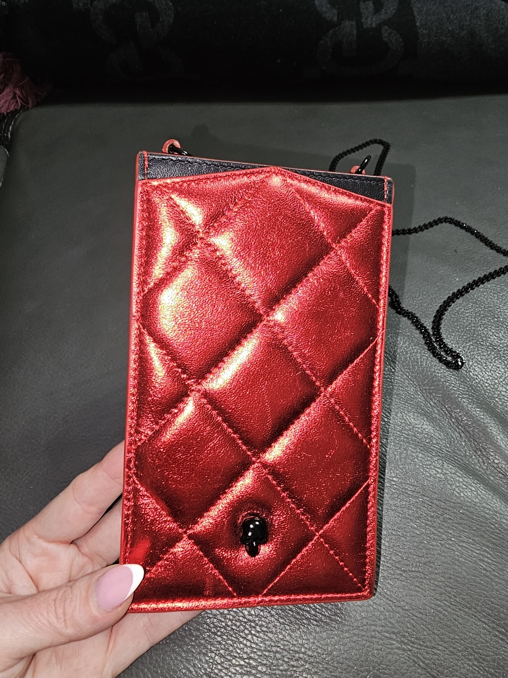 Red Metallic Quilted Crossbody Skull Phone Pouch On Chain - Picture 4 of 13